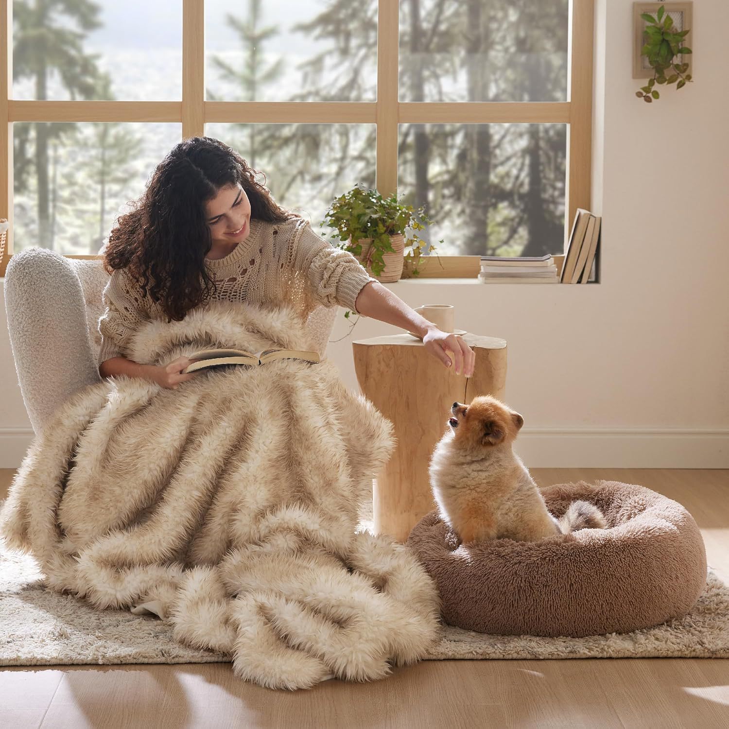 Non Slip Fluffy Round Pet Bed Solid Color Plush Nest